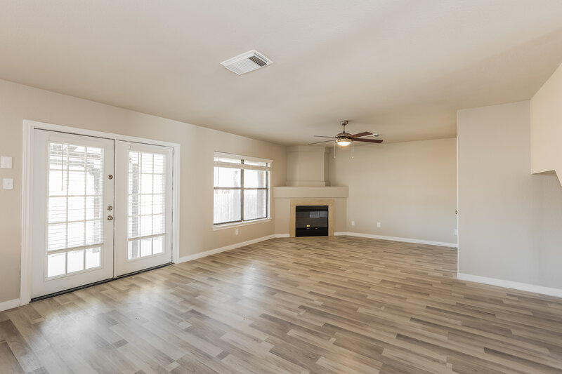 2,105/Mo, 13407 Alder Creek Dr San Antonio, TX 78247 Living Room View