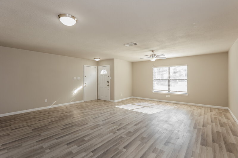 2,105/Mo, 13407 Alder Creek Dr San Antonio, TX 78247 Family Room View