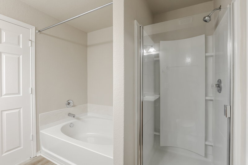 1,920/Mo, 10822 Rosin Jaw Trl San Antonio, TX 78245 Bathroom View