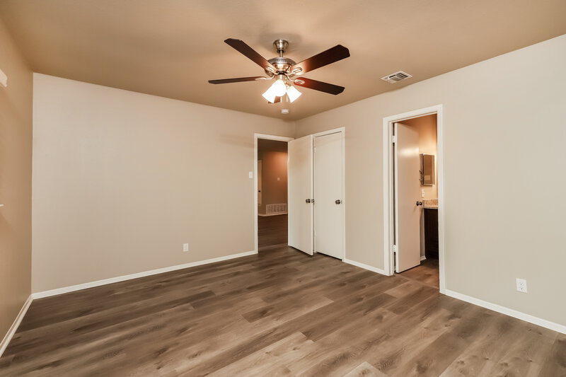 1,640/Mo, 10614 Cherry Laurel San Antonio, TX 78245 Main Bedroom View