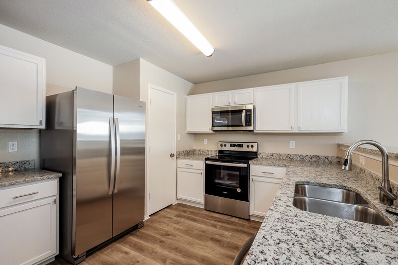 2,160/Mo, 2614 Gato del Sol San Antonio, TX 78245 Kitchen View 2