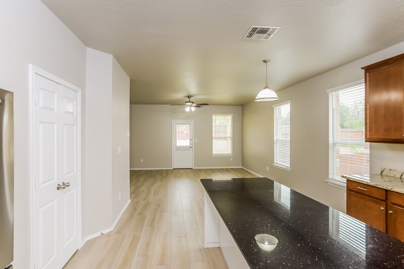 1,595/Mo, 12443 Old Glory Ave San Antonio, TX 78253 Kitchen View