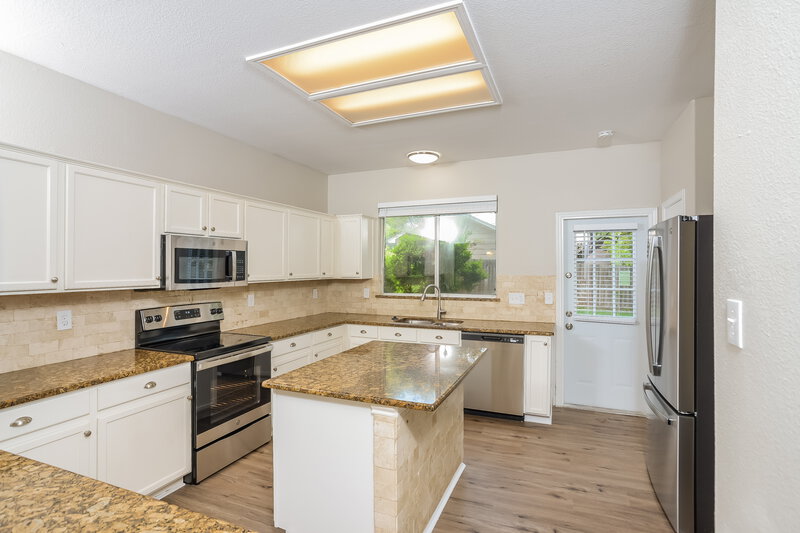 1,985/Mo, 8639 Sunny Oaks San Antonio, TX 78250 Kitchen View