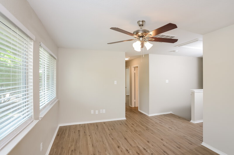 1,985/Mo, 8639 Sunny Oaks San Antonio, TX 78250 Main Bedroom View