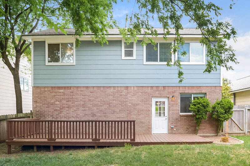1,985/Mo, 8639 Sunny Oaks San Antonio, TX 78250 Rear View