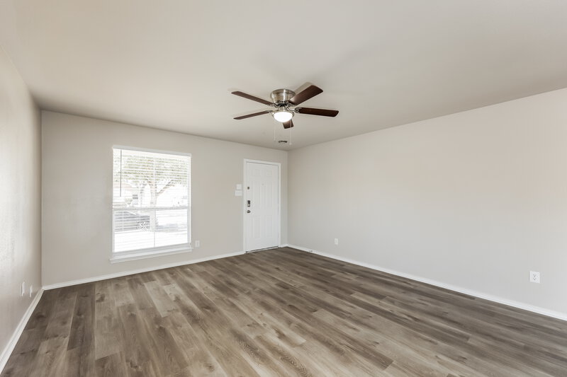 2,195/Mo, 410 Rustic Stable San Antonio, TX 78227 Living Room View