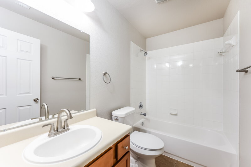 2,035/Mo, 11422 Fort Smith San Antonio, TX 78245 Bathroom View