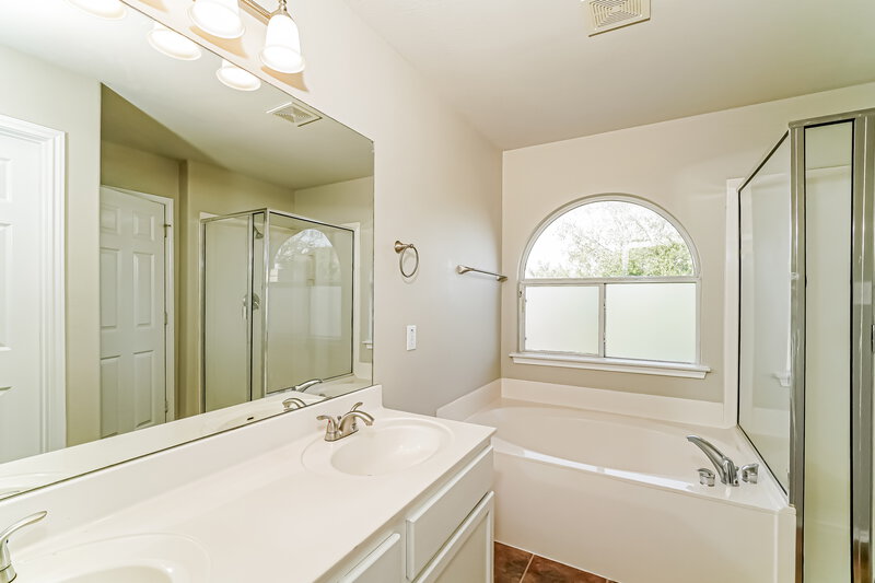 2,225/Mo, 552 Foxford Run Dr Schertz, TX 78108 Bathroom View