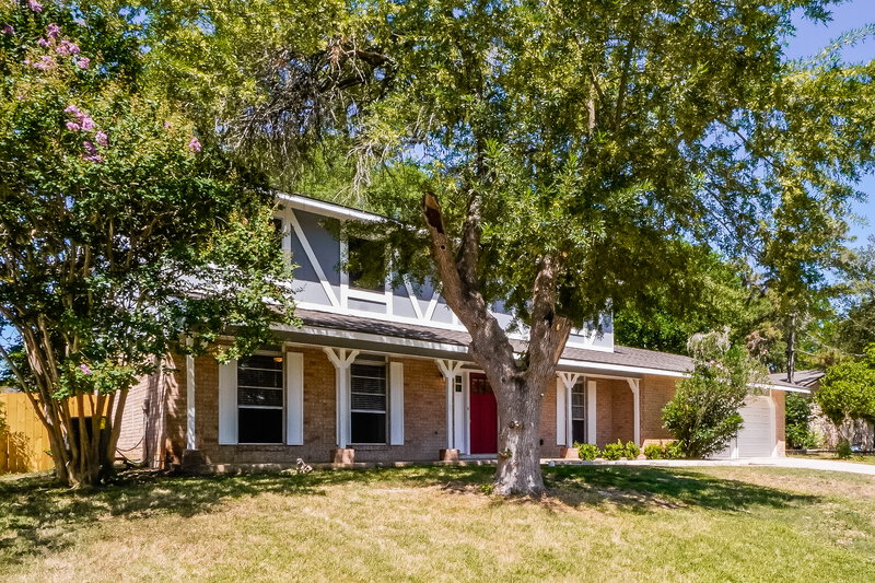 2,710/Mo, 5106 Risada St San Antonio, TX 78233 Front View