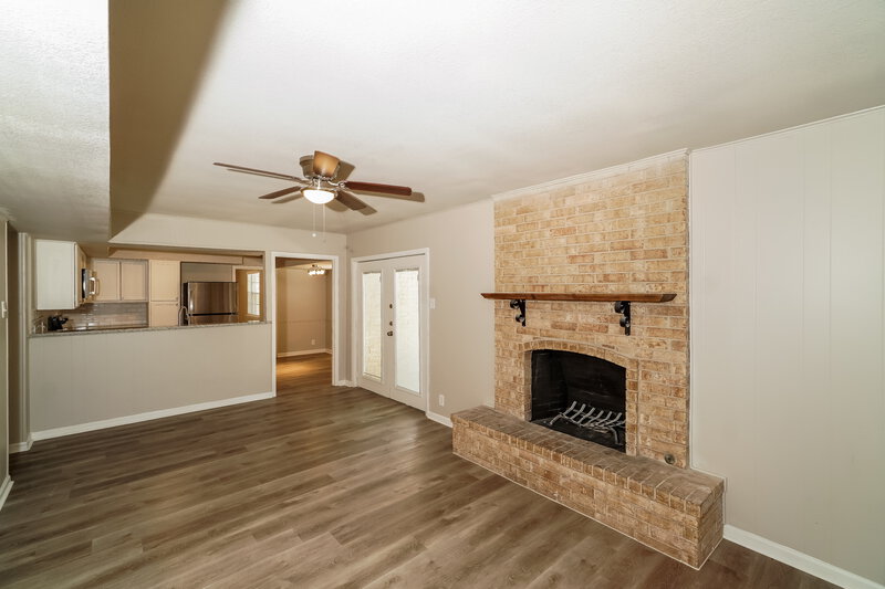 2,710/Mo, 5106 Risada St San Antonio, TX 78233 Living Room View 2