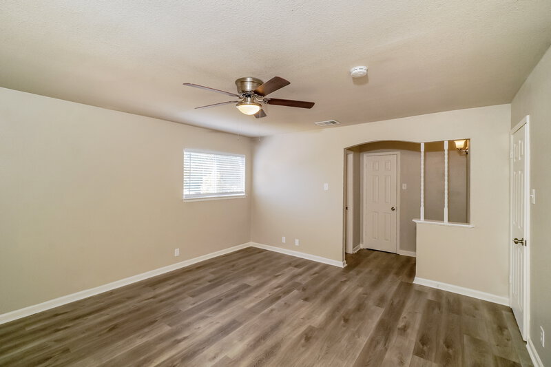 2,710/Mo, 5106 Risada St San Antonio, TX 78233 Main Bedroom View