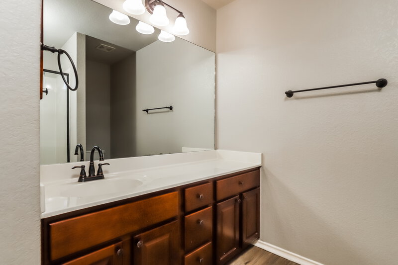1,815/Mo, 2123 Dodge Dr New Braunfels, TX 78130 Bathroom View
