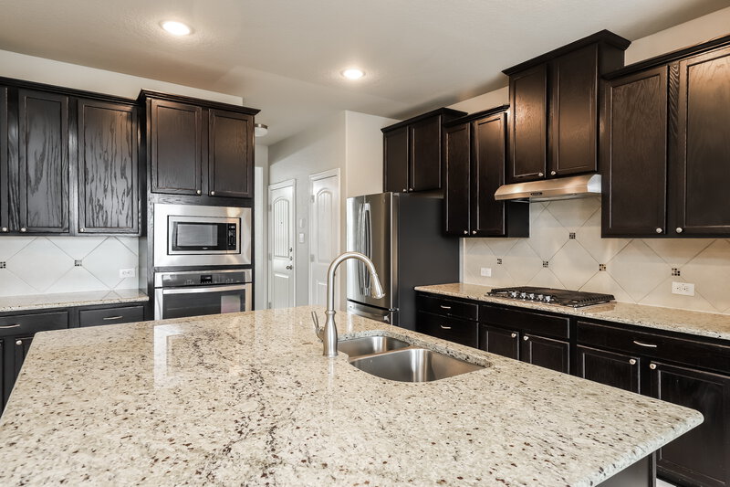 2,855/Mo, 3106 Magnolia Mnr New Braunfels, TX 78130 Kitchen View
