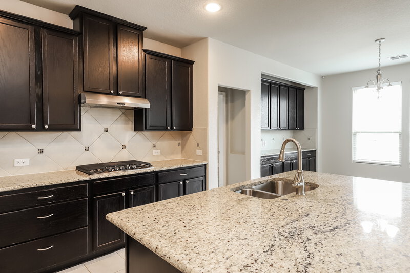 2,855/Mo, 3106 Magnolia Mnr New Braunfels, TX 78130 Kitchen View 2