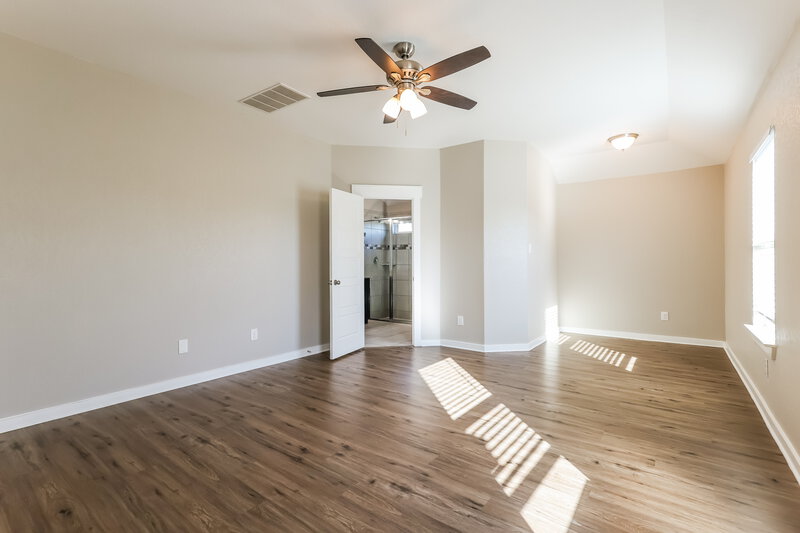 2,095/Mo, 10526 Rosalina Loop Converse, TX 78109 Main Bedroom View 2