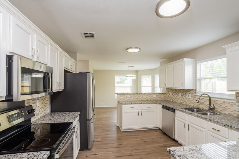 2,015/Mo, 9941 Pony Spur San Antonio, TX 78254 Kitchen View