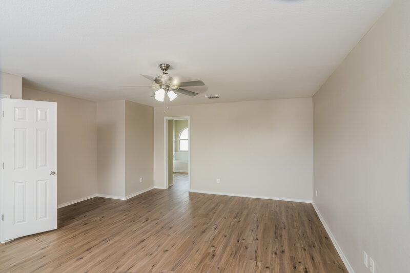 2,015/Mo, 9941 Pony Spur San Antonio, TX 78254 Main Bedroom View