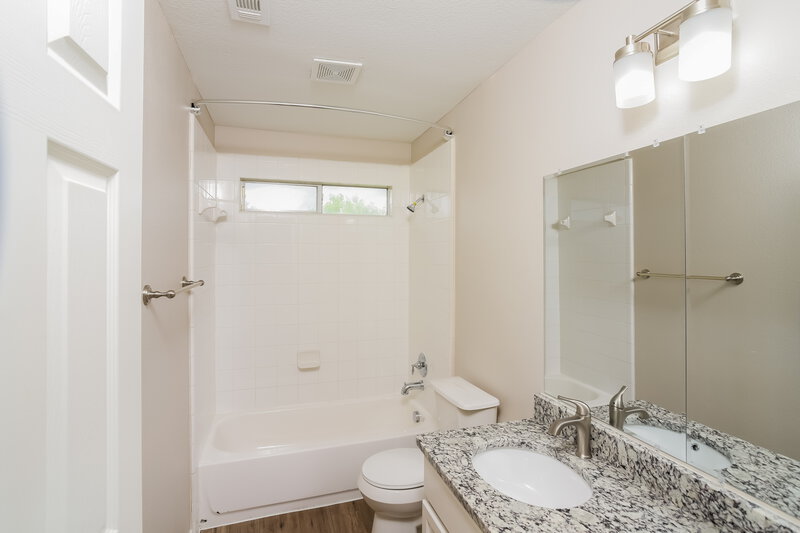 2,015/Mo, 9941 Pony Spur San Antonio, TX 78254 Bathroom View