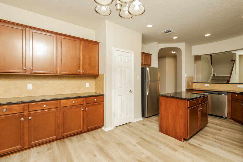 2,460/Mo, 9419 Palomino Path San Antonio, TX 78254 Kitchen View 2