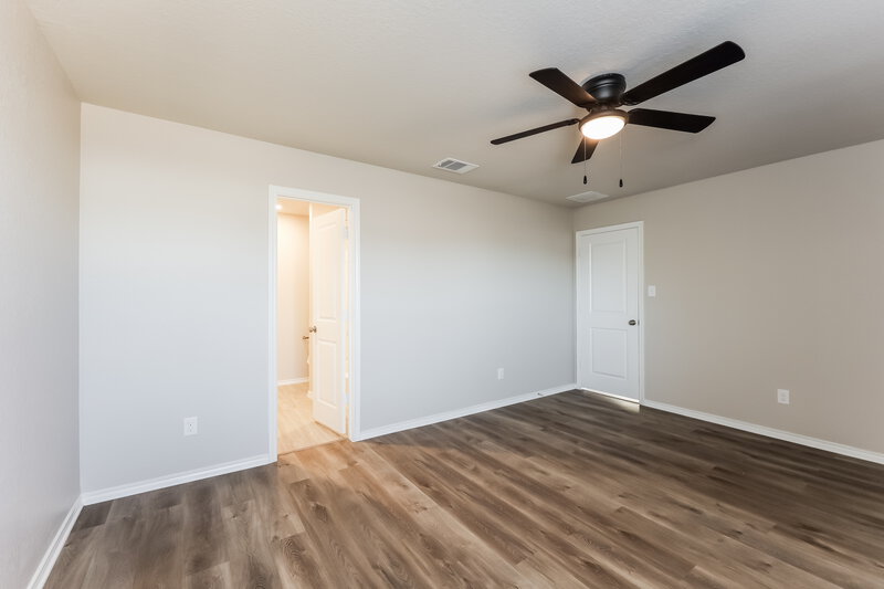 2,115/Mo, 8018 Dovers Den San Antonio, TX 78253 Main Bedroom View 2