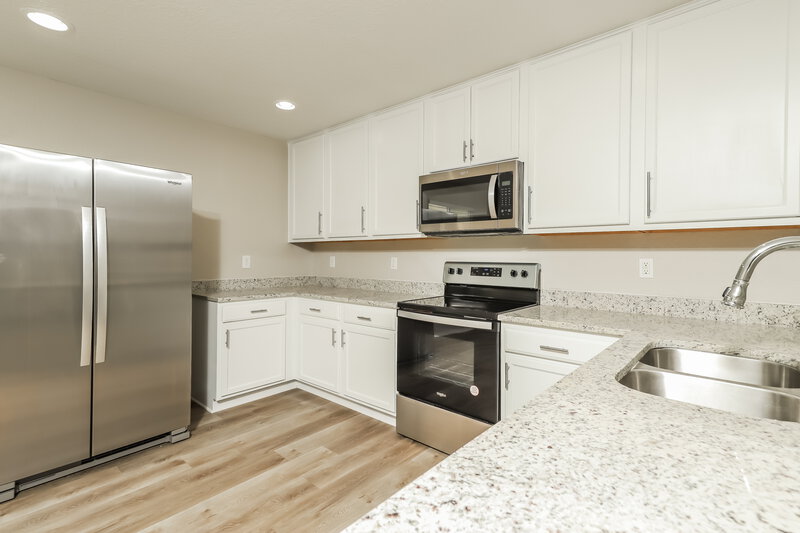 0/Mo, 6018 Blossom Bnd San Antonio, TX 78218 Kitchen View 2