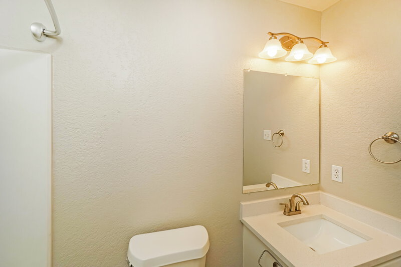 1,760/Mo, 245 Hinge Path Cibolo, TX 78108 Bathroom View