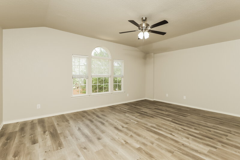 2,585/Mo, 6319 Tulia Way San Antonio, TX 78253 Main Bedroom View