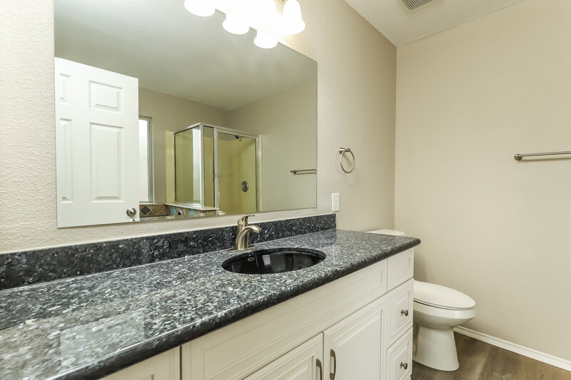 2,800/Mo, 245 Stampede Rnch Schertz, TX 78154 Main Bathroom View