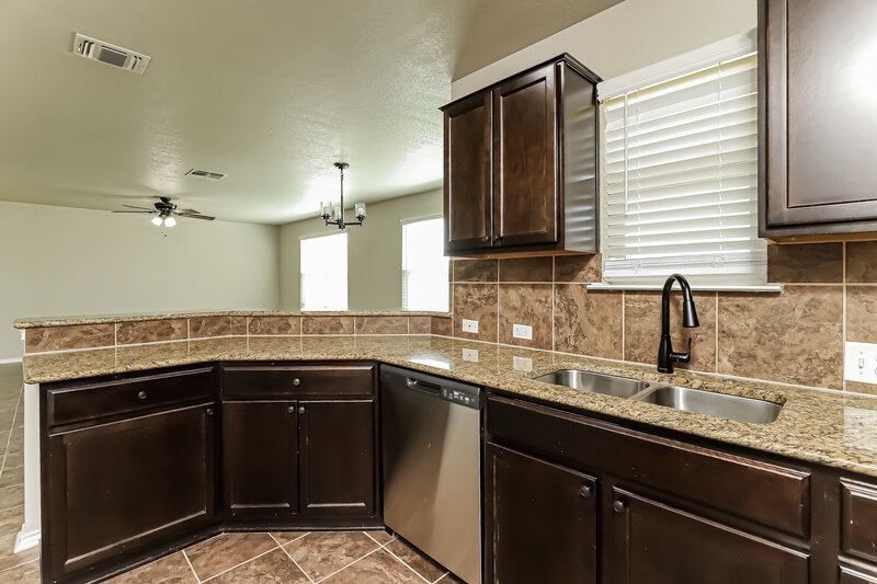 1,850/Mo, 1433 Anise Ln San Antonio, TX 78245 Kitchen View 2