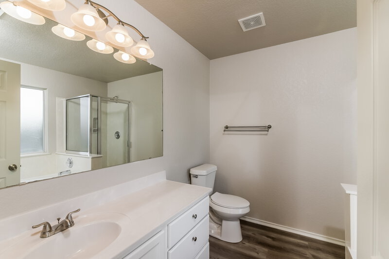 2,040/Mo, 234 Ville Serene San Antonio, TX 78253 Main Bathroom View