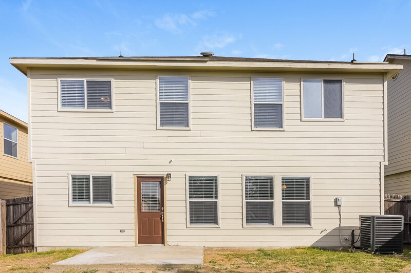 2,040/Mo, 234 Ville Serene San Antonio, TX 78253 Rear View