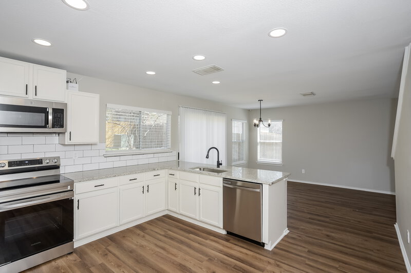 2,090/Mo, 12031 Crescent Chase San Antonio, TX 78253 Kitchen View
