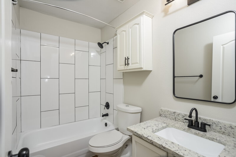 2,090/Mo, 12031 Crescent Chase San Antonio, TX 78253 Bathroom View