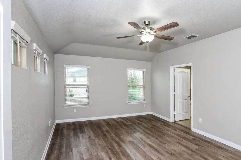 2,180/Mo, 8411 Buckhorn Parke San Antonio, TX 78254 Main Bedroom View