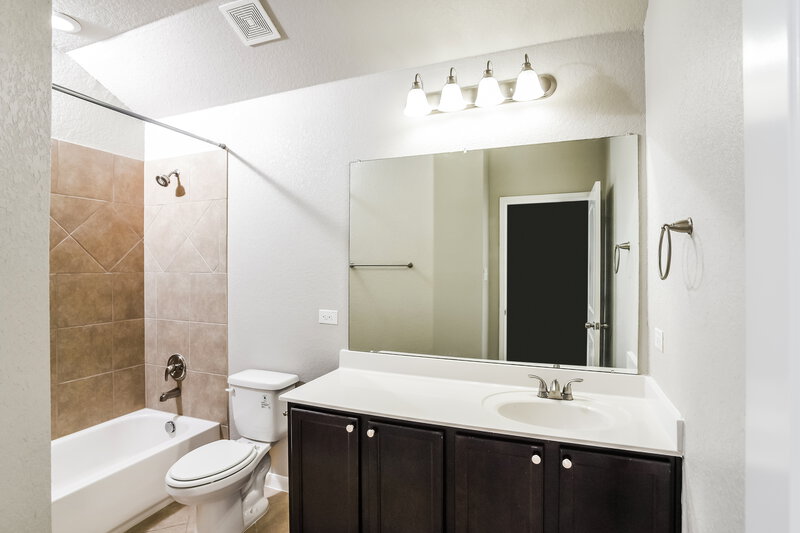 2,180/Mo, 8411 Buckhorn Parke San Antonio, TX 78254 Bathroom View