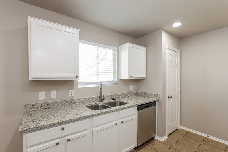 1,735/Mo, 6035 Caramel Way San Antonio, TX 78244 Kitchen View 3