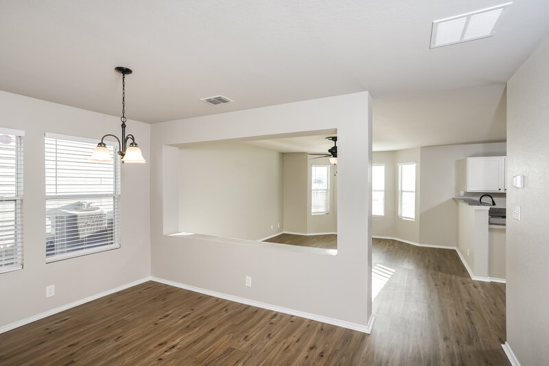 2,220/Mo, 2630 Thunder Gulch San Antonio, TX 78245 Dining Room View 2