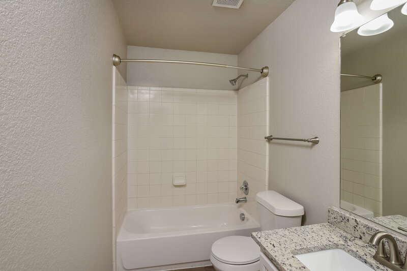 2,270/Mo, 11118 Armor Arch San Antonio, TX 78254 Bathroom View