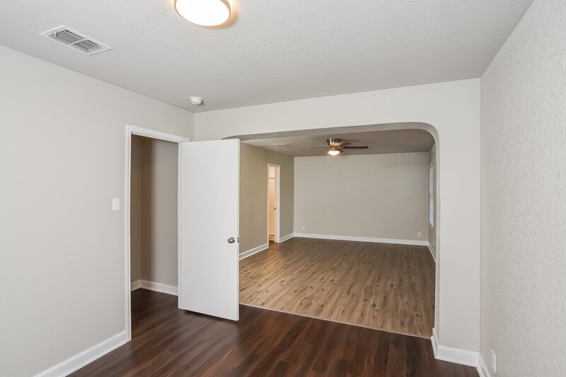 1,865/Mo, 2727 Middleground San Antonio, TX 78245 Main Bedroom View