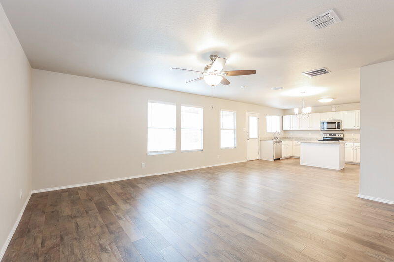 2,440/Mo, 24610 Corral Gables San Antonio, TX 78261 Living Room View