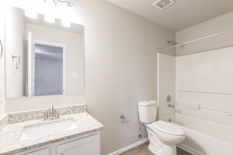 2,440/Mo, 24610 Corral Gables San Antonio, TX 78261 Bathroom View 2