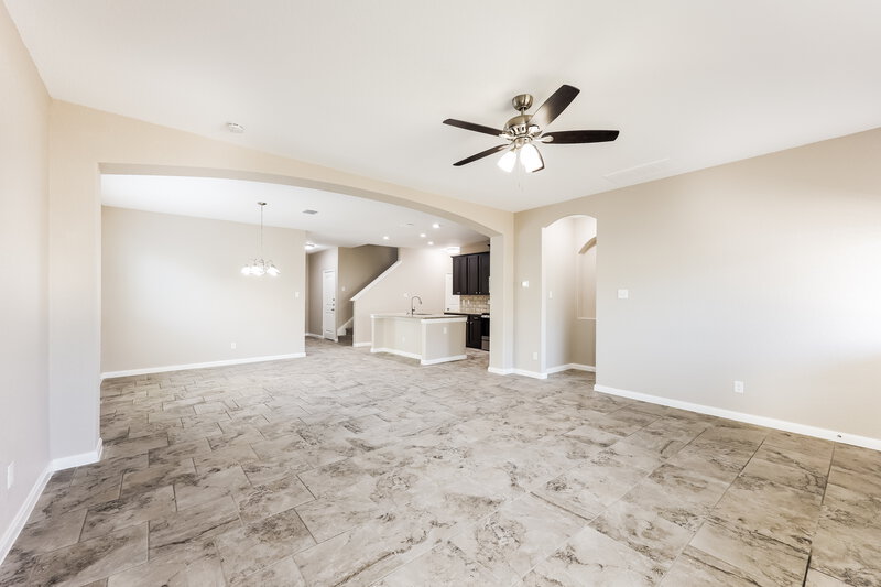 2,565/Mo, 8915 Arundal Gdn Converse, TX 78109 Living Room View 2