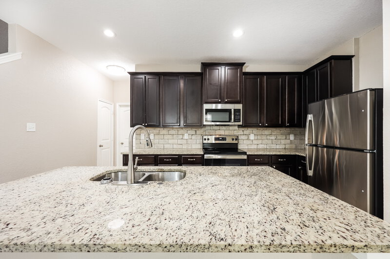 2,565/Mo, 8915 Arundal Gdn Converse, TX 78109 Kitchen View