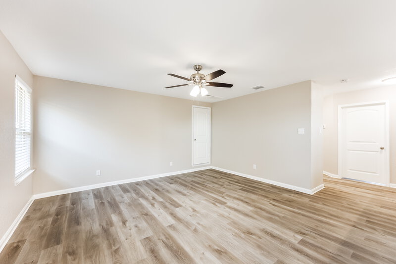 2,565/Mo, 8915 Arundal Gdn Converse, TX 78109 Family Room View