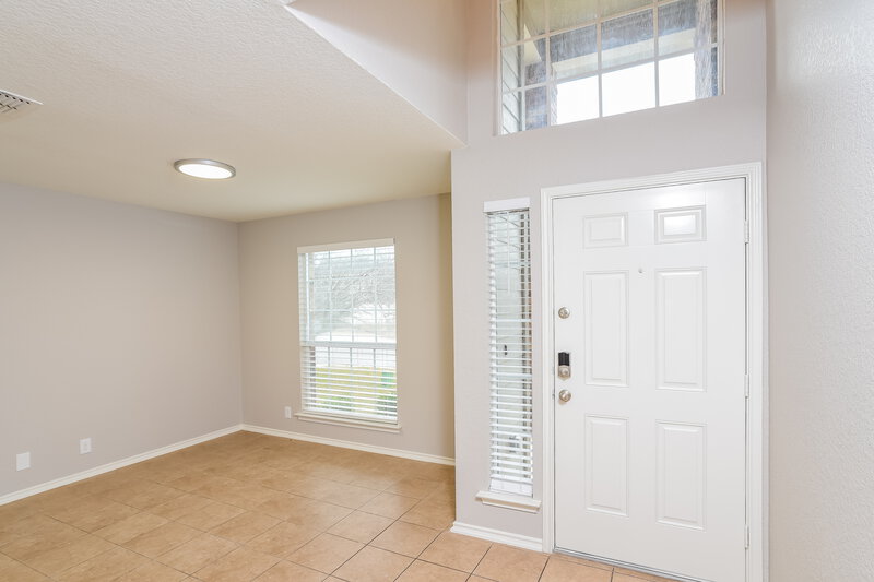 1,865/Mo, 155 Nesting Gdn San Antonio, TX 78253 Foyer View