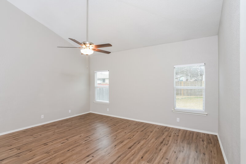 1,865/Mo, 155 Nesting Gdn San Antonio, TX 78253 Main Bedroom View