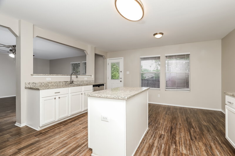2,550/Mo, 12807 Capri San Antonio, TX 78253 Kitchen View 2