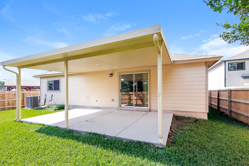 2,195/Mo, 358 Las Puertas San Antonio, TX 78245 Rear View 2