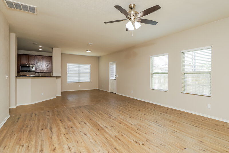 0/Mo, 9950 Fuchsia Vw San Antonio, TX 78245 Living Room View