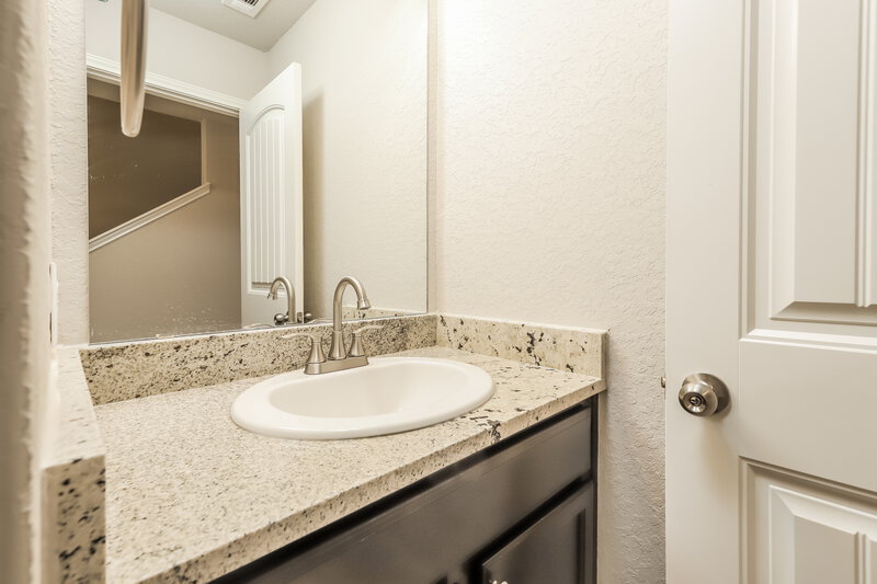 2,100/Mo, 13422 Wild Rye San Antonio, TX 78254 Main Bathroom View 2